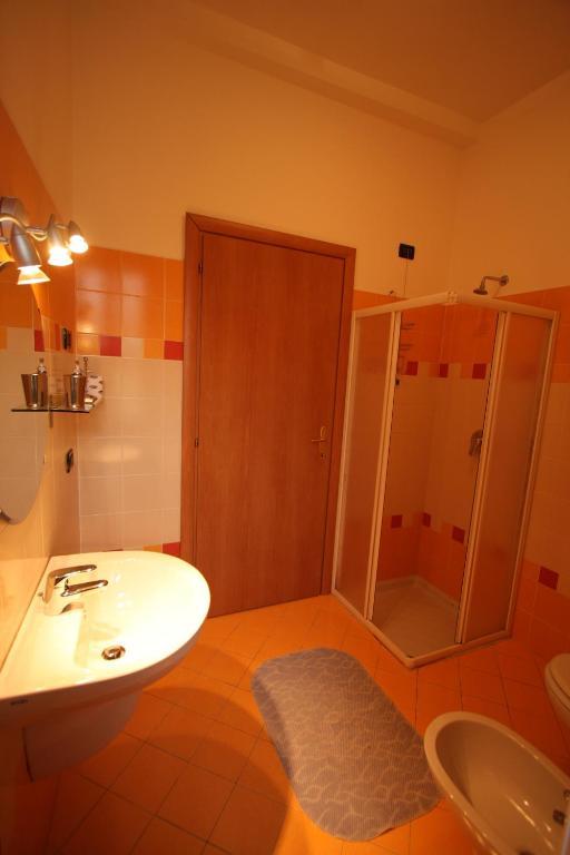 Bed And Breakfast Centrostorico Sarnico Exteriör bild