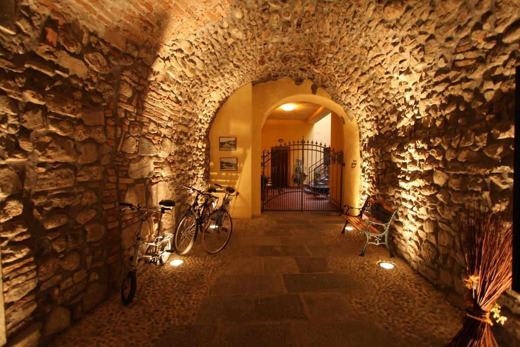 Bed And Breakfast Centrostorico Sarnico Exteriör bild